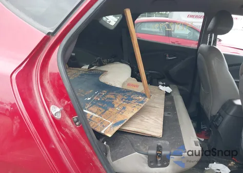 2015 Hyundai Tucson Se z USA, uszkodzony, nr VIN KM8JUCAG7FU111986